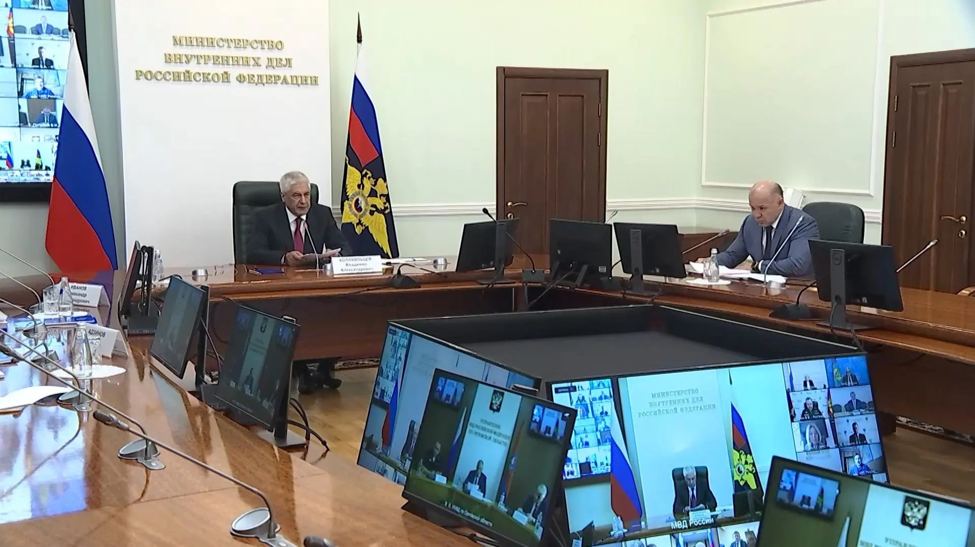 Владимир Колокольцев провел заседание Правительственной комиссии по профилактике правонарушений смотреть онлайн
