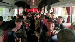 «Россия, привет»: появились кадры возвращения 160 российских бойцов из плена ВСУ.