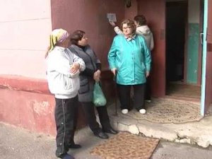 Крыша течет, а под окном помойка