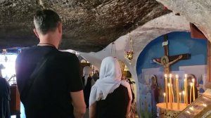 Ваши имена на Литургию перед подачей приложила к святыням монастырского Храма Преподобного Онуфрия