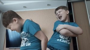 Саша брат ударил моя попа у Саши