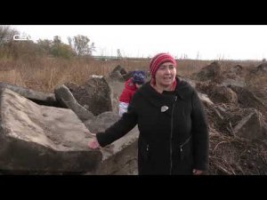 Жителям хутора Заречье пытаются сделать дорогу из строительного мусора