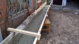 Заливка бетона по лотку