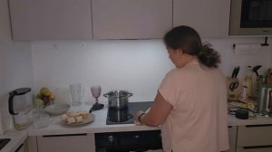 25-06-2026 Не уверена, что она мне нудна. // Встречаю детей разносолами)