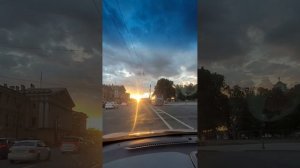 ПО НЕВСКОМУ В БЕЛЫЕ НОЧИ!
АЛЫЕ ПАРУСА СЕГОДНЯ!