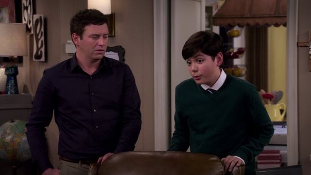 Весело счастливо 5 серия «В ночь перед четвёртым вечером Хануки» (сериал, 2019)