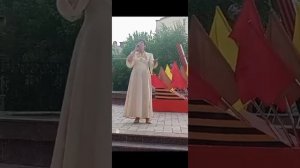 У солдата выходной

.пуговицы в ряд
..а у вас ?