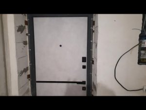 как я избавился от конденсата на входной двери в частном доме