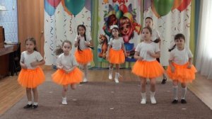 Танец «Часики» старшая группа