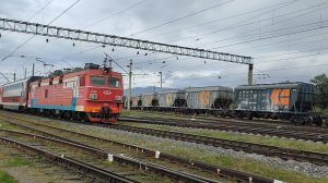 Два электровоза «Ермак»№362, с грузовым и ЭП1-289, со ск. п. №21, одновременно прибывают на станцию!