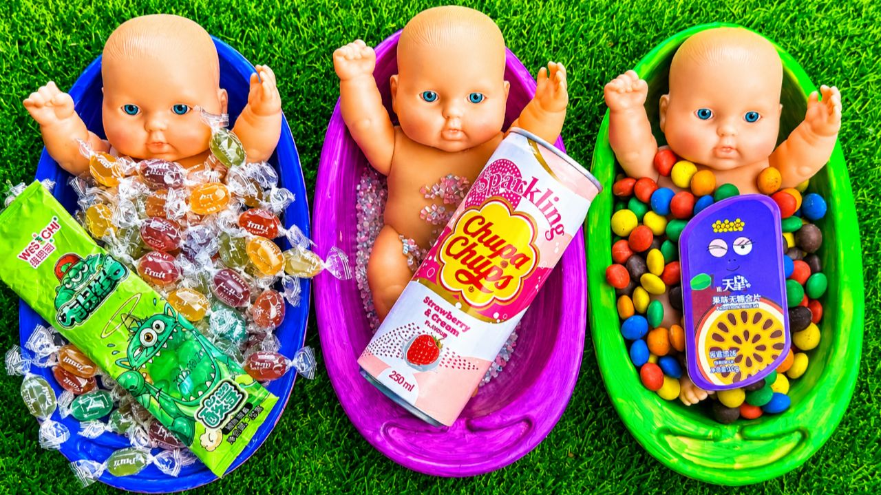 Удовольствие на несколько минут: 3 радужные ванночки с конфетами M&M's и волшебной слизью смотреть онлайн