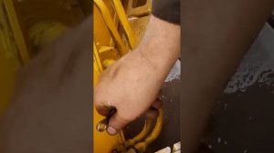 Дергается лебедка на автокране