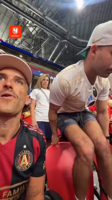 он пробегал 5 км на кресле стадиона🤣🤣🤣 смотреть онлайн