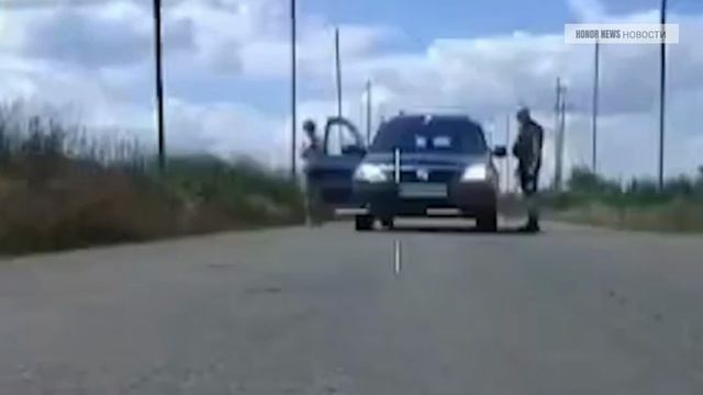 Российские операторы БПЛА и гражданский автомобиль смотреть онлайн
