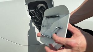 Не открывается бензобак на Skoda Rapid. Как открыть крышку бака