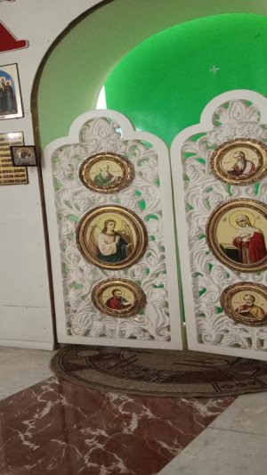 Божественная служба в храме Святой Троицы