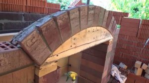 Кладка мангала из кирпича. Очередной этап строительства