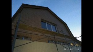 строительство дома своими руками. монтаж сайдинга на фронтон, кессон. часть 3