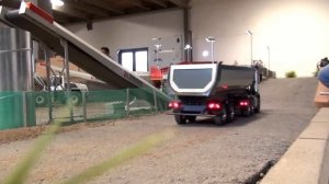 ЗАСТРЯВШИЕ радиоуправляемые машины на выставке.