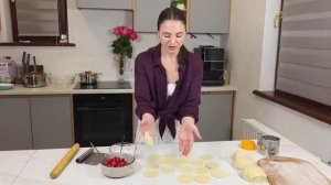 Секрет тающих вареников с клубникой