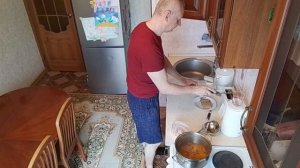 Супу третий день надо доедать.