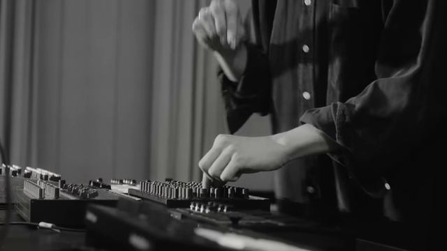 TWO LANES - Live Performance (Piano Set) смотреть онлайн