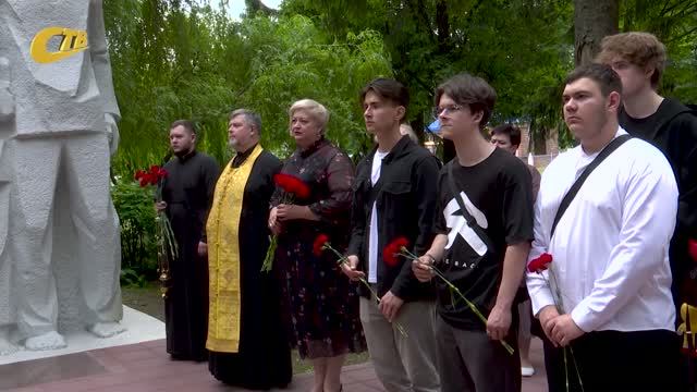 МИТИНГ, ПОСВЯЩЕННЫЙ 85-Й ГОДОВЩИНЕ НАЧАЛА ВОВ, ПРОШЕЛ НА МЕМОРИАЛЕ "БОЛЬШОЙ ДУБ" смотреть онлайн