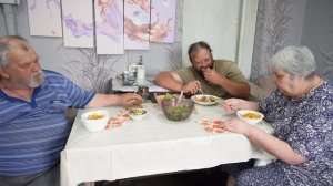 Как вкусно кушает самая добрая семья из деревни ПОДВАЛ ИЛЬИЧА Живем как можем ДЕРЕВЕНСКИЕ