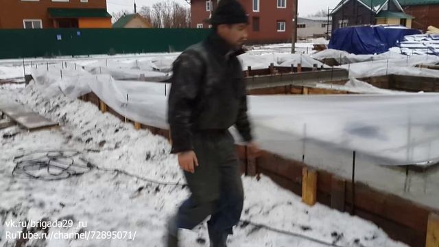 Как укрыть бетон на зиму, чтобы он не треснул и набрал марочную прочность 💪