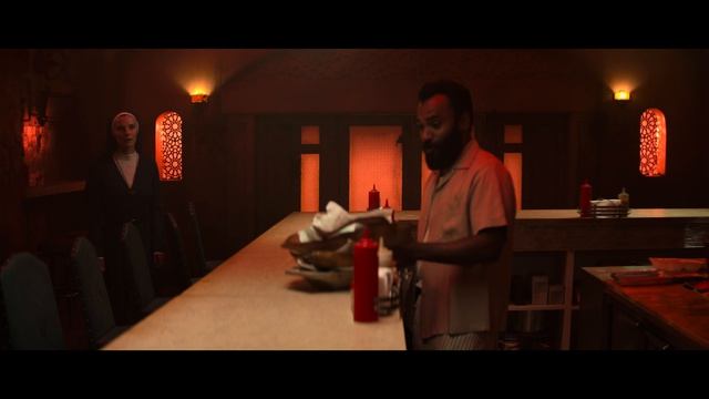Миссис Дэвис 8 серия «Финальная перебивка: Так я твоя лошадь» (сериал, 2023)