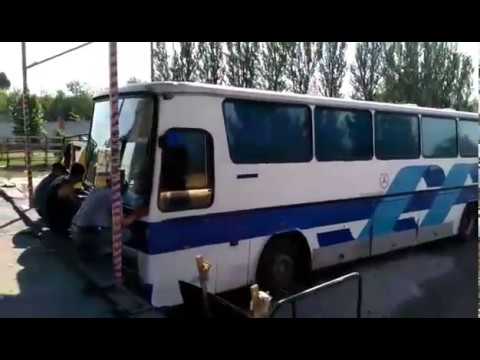 Windshield on the bus Mercedes O 303/Лобовое стекло на автобусе Мерседес О303 в Никополе . смотреть онлайн