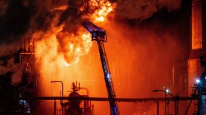 Нефтеперерабатывающий завод загорелся в Пенсильвании