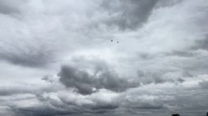 Сегодня полетали на радиоуправляемых моделях; авиамодельный кружок при воскресной школе.