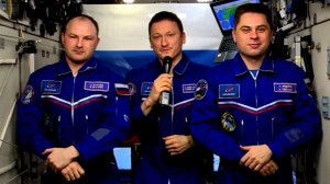 «Самое красивое — ваши мечты»: выпускников на «Алых парусах — 2026» поздравили космонавты