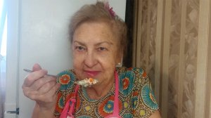 На улице хоть и жарища,но  пообедать необходимо. У меня простой,но вкусный обед