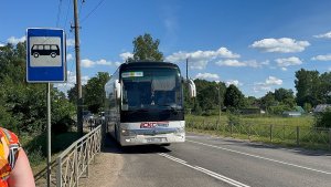 «Маковые поля» Автобус Yutong ZK6122H9 №М180СХ в Павах, июнь 2026 года