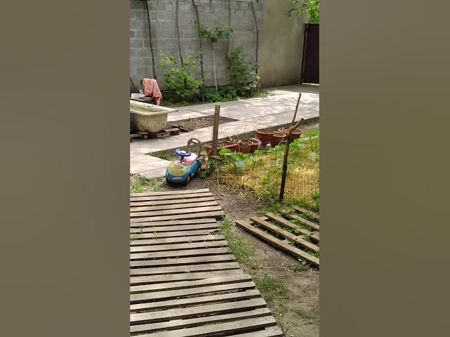 Вовка идет купаться в ванной на костре. Часть 1. смотреть онлайн