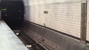 Движение поездов на станции метро Алексеевская