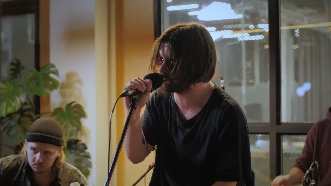 Mazzltoff - Девочка (live, «Октава», Тула). Акустика. смотреть онлайн