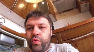 В каком месте  установить водорозетки на кухне ? Ремонт сантехники в квартире .