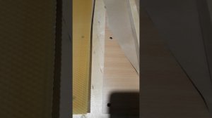 наклейка воска на пчелиные рамки