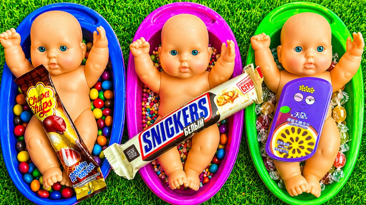Удовольствие на несколько минут: 3 радужные ванночки с конфетами M&M's и волшебной слизью смотреть онлайн