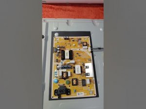 Разбор телевизора Samsung ue43t5300 или как я меняю подсветку чтобы дольше прослужила.
