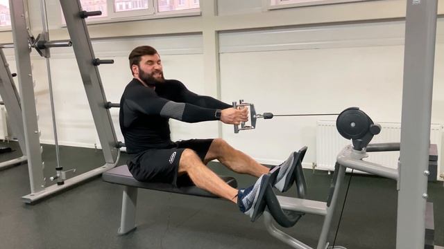 КАК ПРАВИЛЬНО ДЕЛАТЬ ТЯГУ ГОРИЗОНТАЛЬНОГО БЛОКА ДЛЯ ШИРОЧАЙШИХ МЫШЦ СПИНЫ смотреть онлайн
