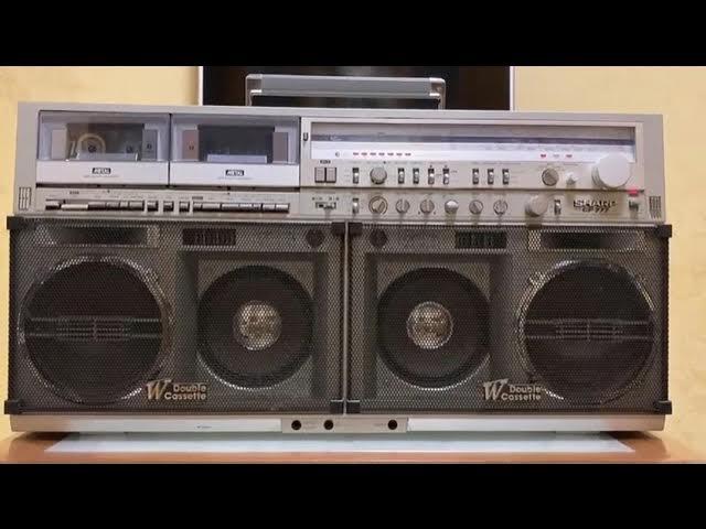 Сравнение Sharp GF 777 и Sharp VZ V2 смотреть онлайн
