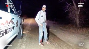Полицейский сталкивается с тайным убийцей, сбрасывающим части тела в реку