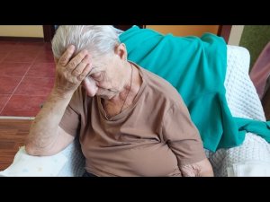 ДЕМЕНЦИЯ :.опять истерика...ГДЕмоиДЕТИ !..подСКАЖИТЕ! как ВЫжить #деменция ..история моей мамы #221