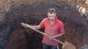 копаем яму под канализацию #стройка #быстро #лето #подпишись