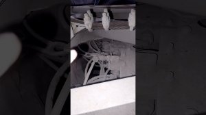 Камаз при нажатии на педаль тормоза на ручнике уходит воздух.