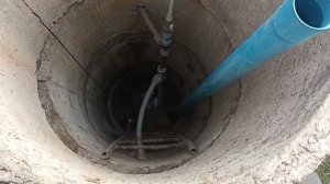 Сделали скважину в четырёхметровой яме.